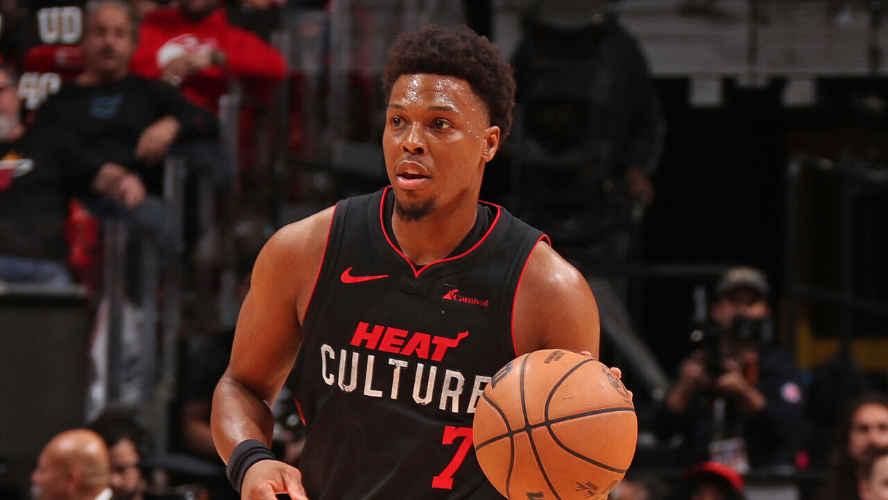 MIAMI, FL - JANUARY 19: Kyle Lowry #7 of the Miami Heat brings the ball up court during the game against the Atlanta Hawks on January 19, 2024 at Kaseya Center in Miami, Florida. Mandatory Copyright Notice: Copyright 2024 NBAE