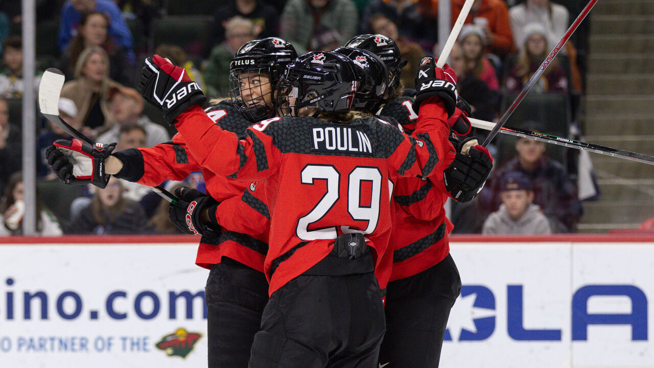 SAINT PAUL, MN - FEBRUARY 11: Canada forward Natalie Spooner (24) celebrates with teammates after a goal during the first period of the Canada USA Rivalry Series on February 11th, 2024, at the Xcel Energy Center in Saint Paul, MN.