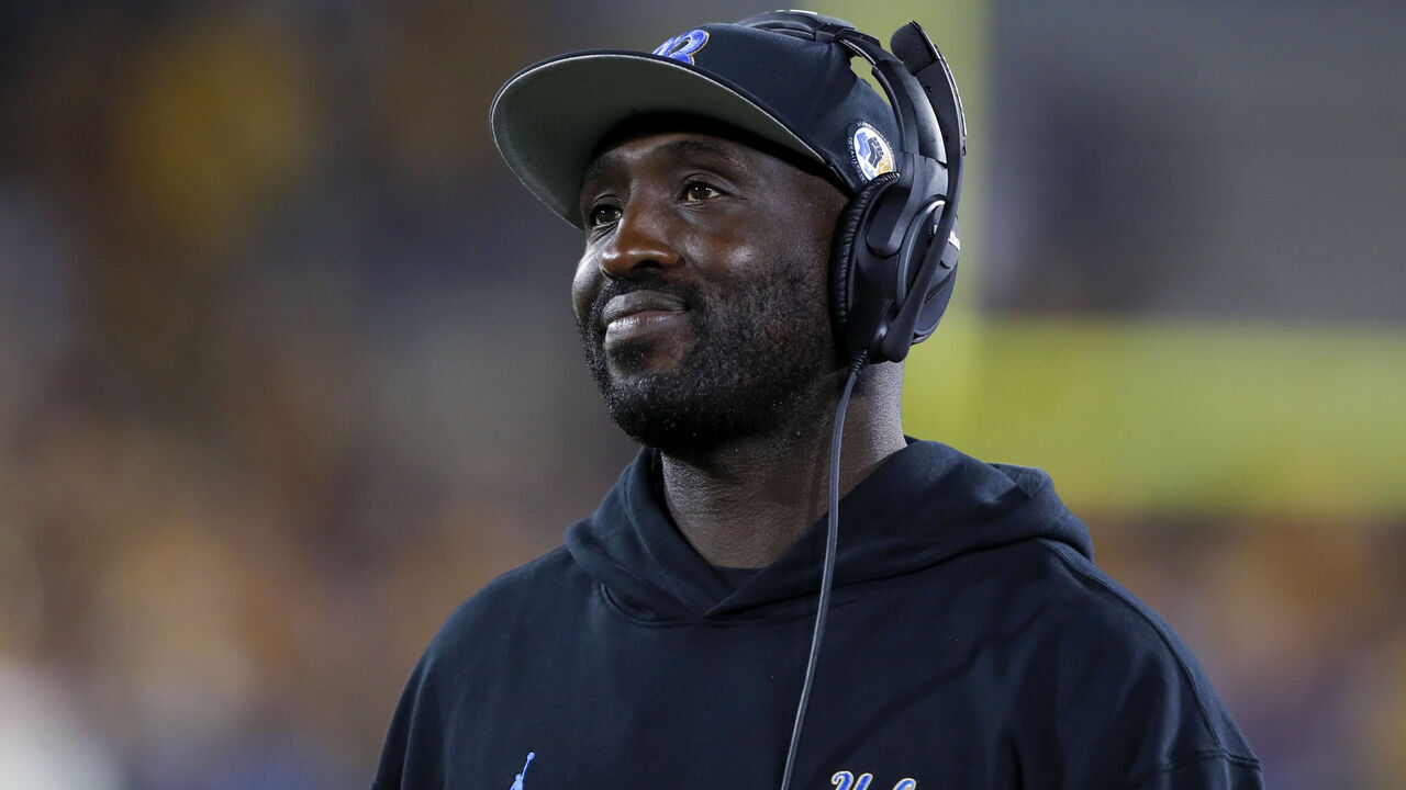 PASADENA, CA - OCTOBER 2: UCLA Bruins runnings back coach DeShaun Foster during a college football game between the Arizona State Sun Devils and the UCLA Bruins on October 2, 2021, at the Rose Bowl in Pasadena, CA.