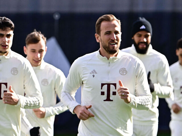 Bayern Munich's English forward #09 Harry Kane (C), Bayern Munich's German-Serbian midfielder #45 Aleksandar Pavlovic (L) and team mates attend a training session of German club FC Bayern Munich in Munich, southern Germany on February 13, 2024, one day ahead of the UEFA Champions League round of 16 first leg football match between S S Lazio and Bayern Munich to be played in Rome.