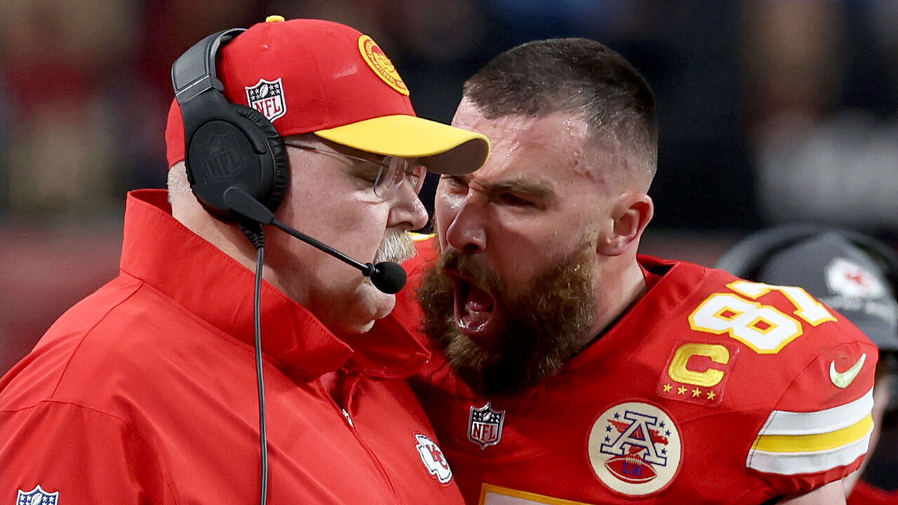 LAS VEGAS, NEVADA - FEBRUARY 11: Travis Kelce #87 of the Kansas City Chiefs reacts at Head coach Andy Reid in the first half against the San Francisco 49ers during Super Bowl LVIII at Allegiant Stadium on February 11, 2024 in Las Vegas, Nevada.