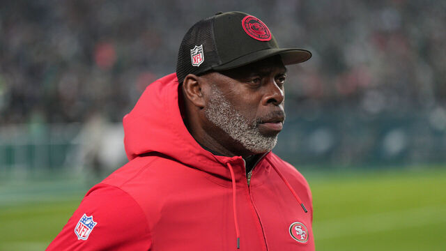 PHILADELPHIA, PA - DECEMBER 03: San Francisco 49ers coach Anthony Lynn looks on during the game between the San Fransisco 49ers and the Philadelphia Eagles on December 3, 2023 at Lincoln Financial Field.