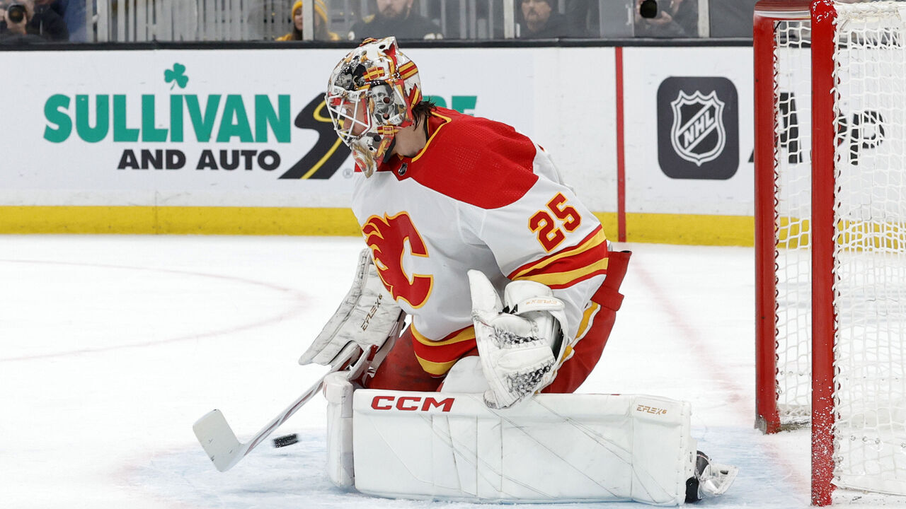 BOSTON, MA - FEBRUARY 06: Calgary Flames goalie Jacob Markstrom (25) makes a right pad save during a game between the Boston Bruins and the Calgary Flames on February 6, 2024, at TD Garden in Boston, Massachusetts.