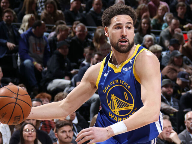 SALT LAKE CITY, UT - FEBRUARY 15: Klay Thompson #11 of the Golden State Warriors drives to the basket during the game against the Utah Jazz on February 15, 2024 at Delta Center in Salt Lake City, Utah. Mandatory Copyright Notice: Copyright 2024 NBAE