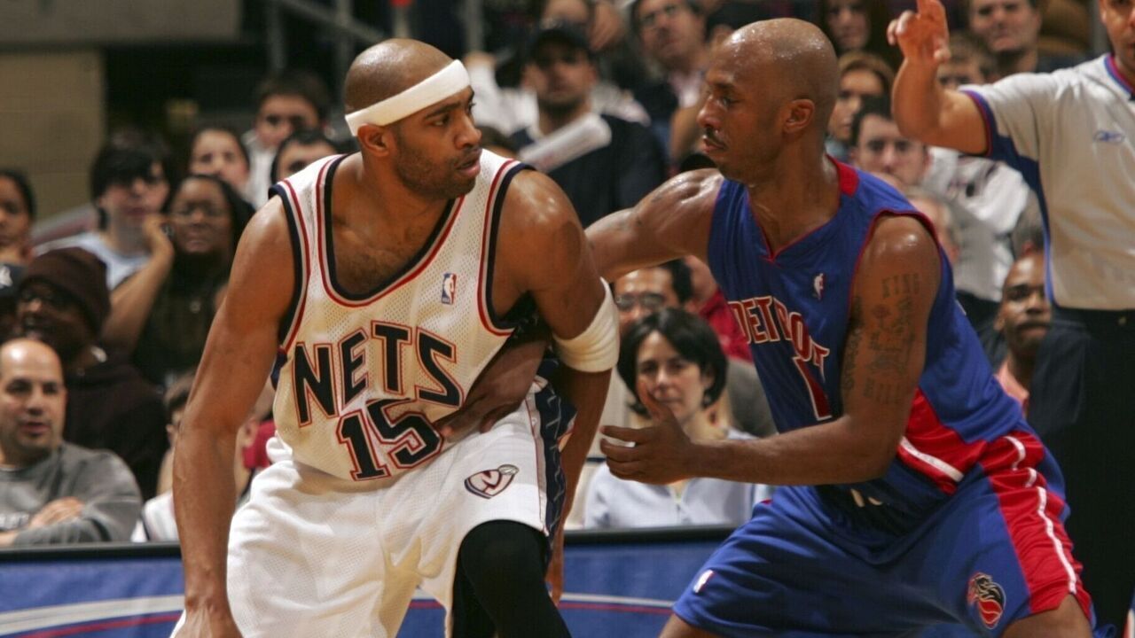 UNITED STATES - JANUARY 11: Basketball: New Jersey Nets Vince Carter (15) in action vs Detroit Pistons Chauncey Billups (1), East Rutherford, NJ 1/11/2005