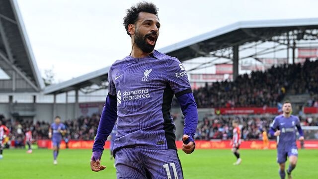 BRENTFORD, ENGLAND - FEBRUARY 17: (THE SUN OUT. THE SUN ON SUNDAY OUT) Mohamed Salah of Liverpool celebrates after scoring the third goal during the Premier League match between Brentford FC and Liverpool FC at Brentford Community Stadium on February 17, 2024 in Brentford, England.