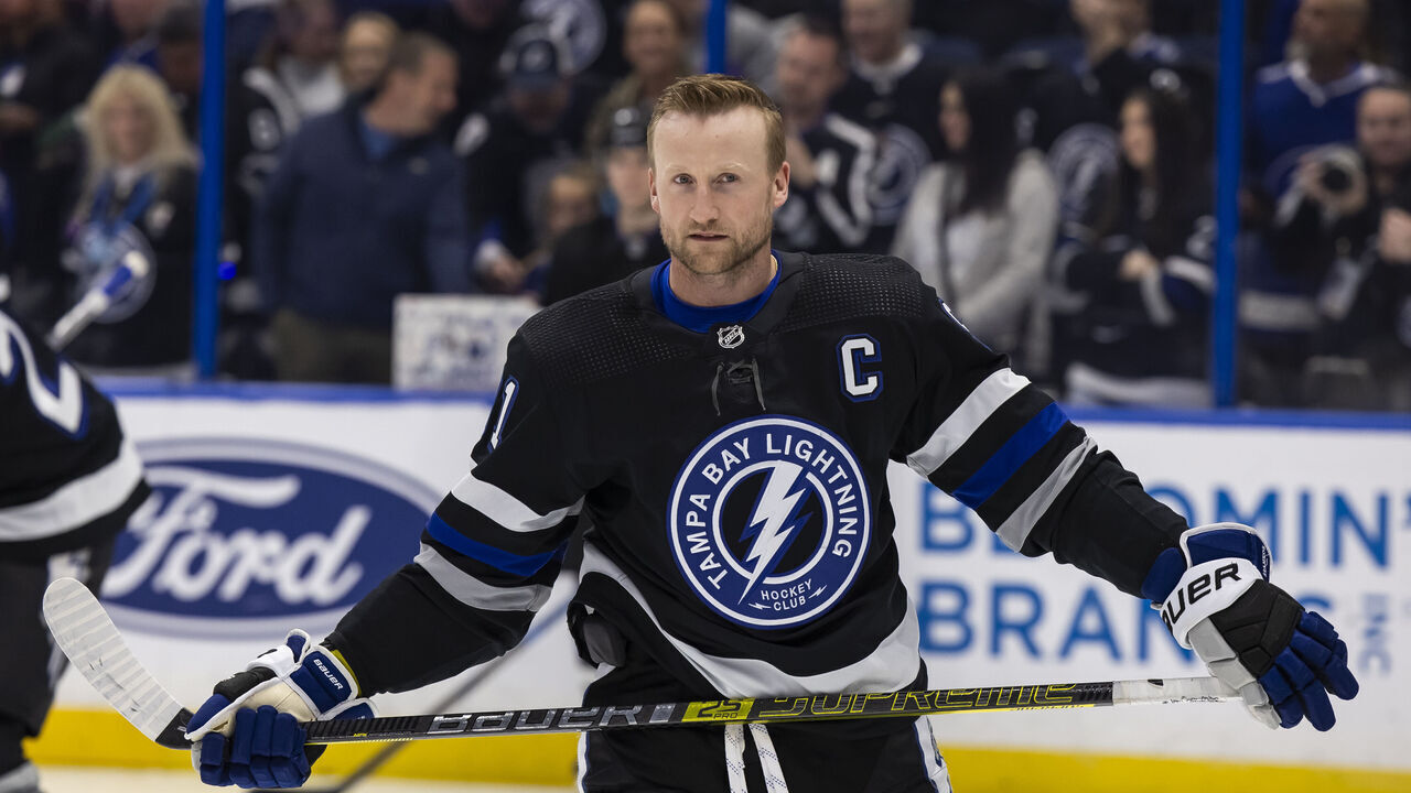 TAMPA, FL - FEBRUARY 17: Steven Stamkos #91 of the Tampa Bay Lightning gets ready for the game against the Florida Panthers at Amalie Arena on February 17, 2024 in Tampa, Florida.