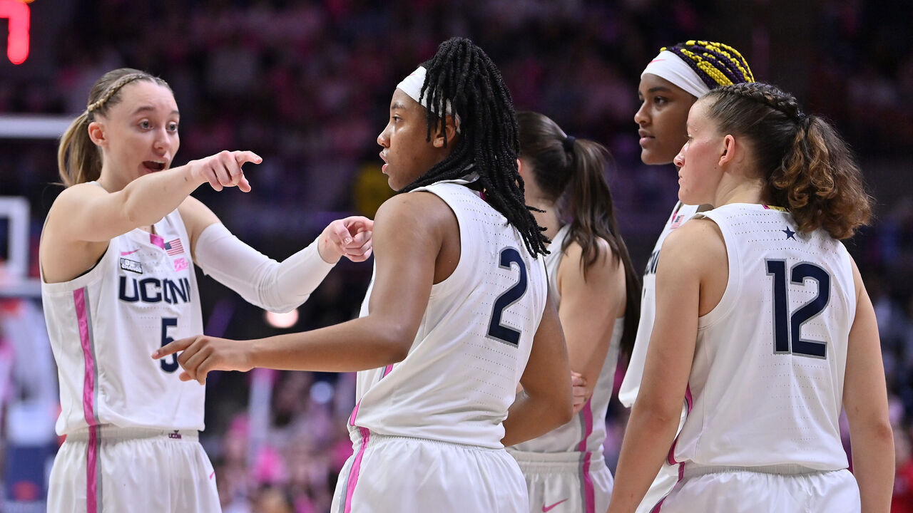 STORRS, CT - FEBRUARY 04: UConn Huskies guard Paige Bueckers (5) discusses a play with the team during the game as the St. John's Red Storm take on the UConn Huskies on February 4, 2024 at the Gampel Pavilion in Storrs, CT