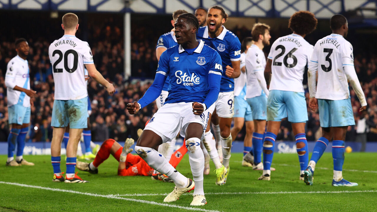 LIVERPOOL, ENGLAND - FEBRUARY 19: Amadou Onana of Everton celebrates scoring his side's first goal during the Premier League match between Everton FC and Crystal Palace at Goodison Park on February 19, 2024 in Liverpool, England.