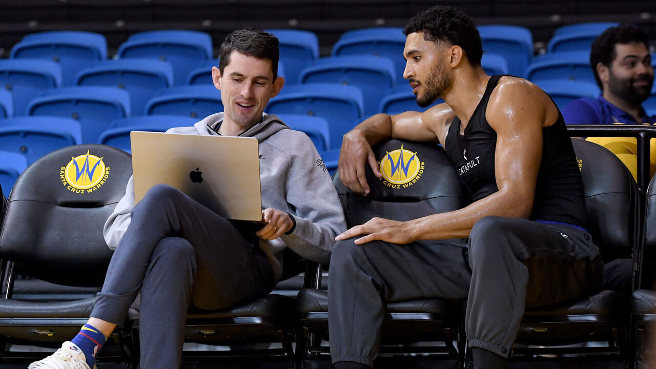 SANTA CRUZ, CA - DECEMBER 2: Head Coach Nicholas Kerr of the Santa Cruz Warriors talks with Jackson Rowe #43 before his team plays against the Rip City Remix during the NBA G-League game on December 2, 2023 at the Kaiser Permanente Arena in Santa Cruz, California. NOTE TO USER: User expressly acknowledges and agrees that, by downloading and or using this photograph, user is consenting to the terms and conditions of Getty Images License Agreement. Mandatory Copyright Notice: Copyright 2023 NBAE