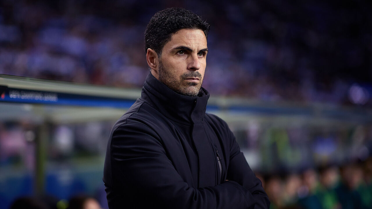 PORTO, PORTUGAL - FEBRUARY 21: Mikel Arteta Arsenal manager looks on during the UEFA Champions League 2023/24 round of 16 first leg match between FC Porto and Arsenal FC at Estadio do Dragao on February 21, 2024 in Porto, Portugal.
