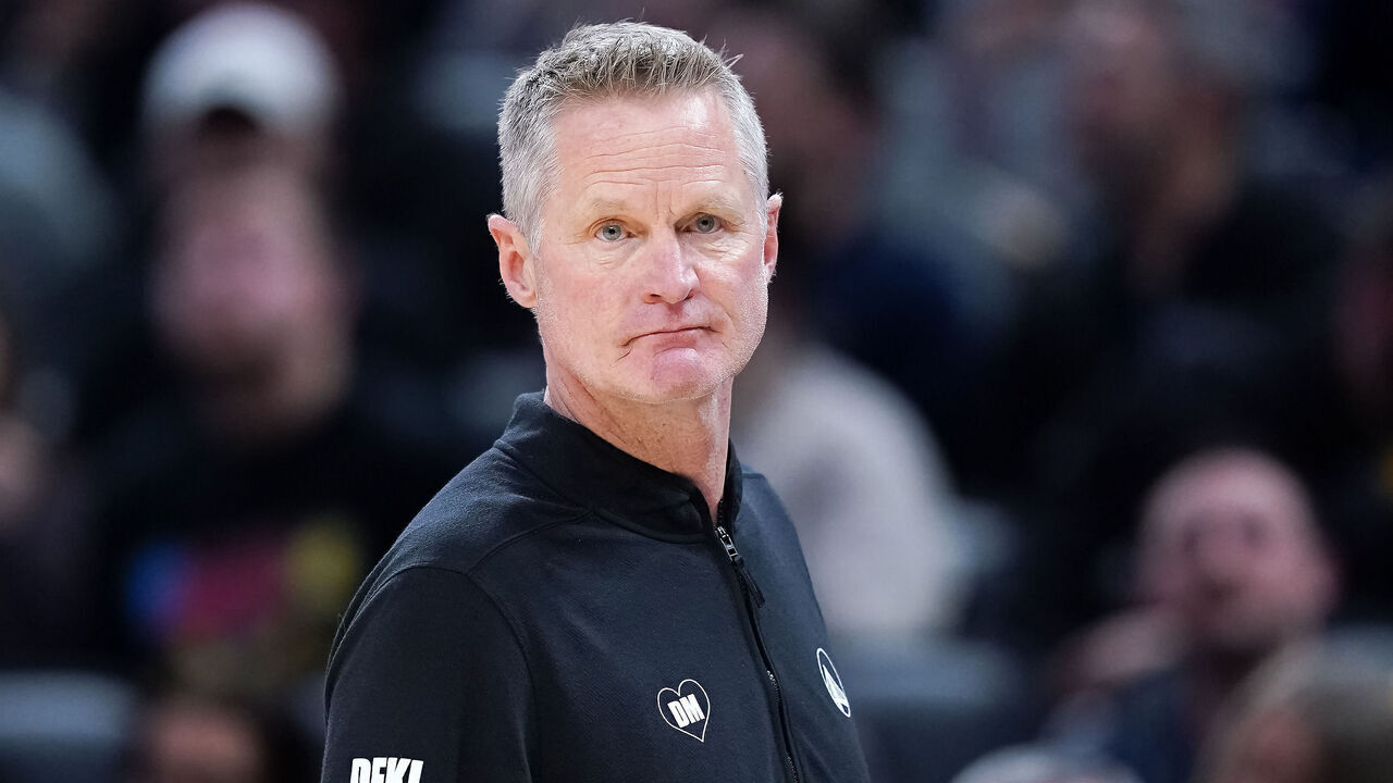 INDIANAPOLIS, INDIANA - FEBRUARY 08: Head coach Steve Kerr of the Golden State Warriors looks on in the third quarter against the Indiana Pacers at Gainbridge Fieldhouse on February 08, 2024 in Indianapolis, Indiana.