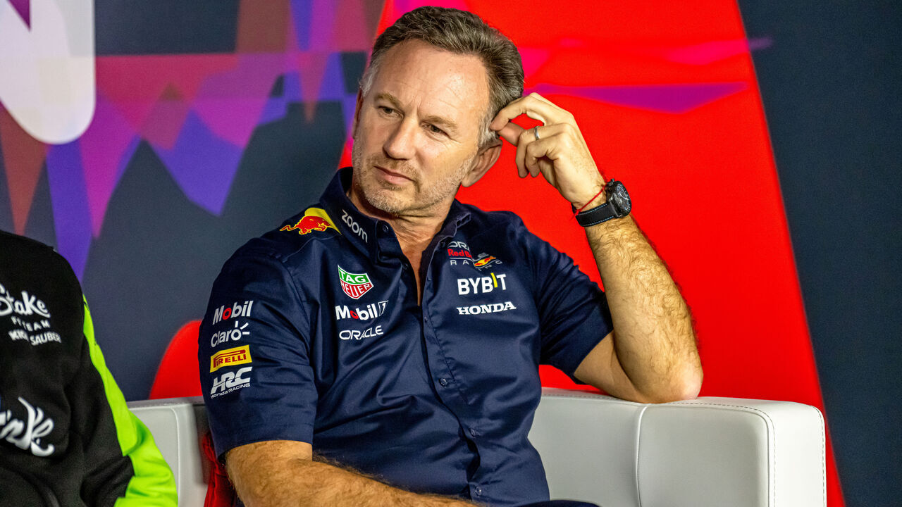BAHRAIN, BAHRAIN - FEBRUARY 22: Christian Horner, Red Bull Racing RB19 during day two of F1 Testing at Bahrain International Circuit on February 22, 2024 in Bahrain, Bahrain.