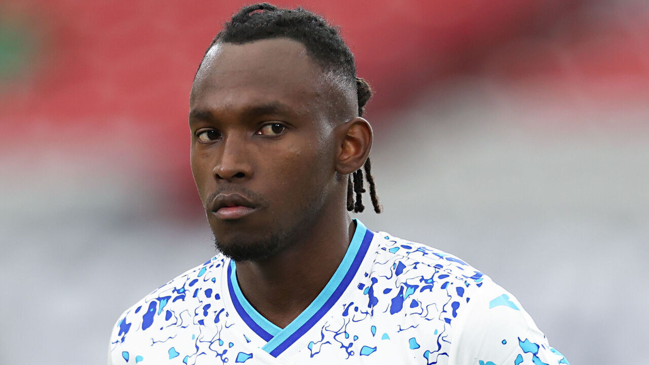 GLENDALE, AZ - JUNE 29: Alberth Elis #7 of Honduras stands for his national anthem before the match between Qatar and Honduras as part of the 2023 CONCACAF Gold Cup at State Farm Stadium on June 29, 2023 in Glendale, Arizona.