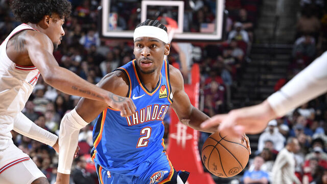 HOUSTON, TX - FEBRUARY 25: Shai Gilgeous-Alexander #2 of the Oklahoma City Thunder goes to the basket during the game on February 25, 2024 at the Toyota Center in Houston, Texas. Mandatory Copyright Notice: Copyright 2024 NBAE