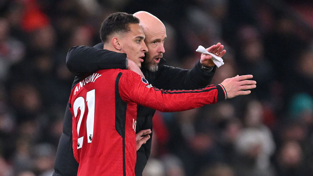 MANCHESTER, ENGLAND - DECEMBER 06: Manchester United manager Erik ten Hag gives instructions to player Antony during the Premier League match between Manchester United and Chelsea FC at Old Trafford on December 06, 2023 in Manchester, England.