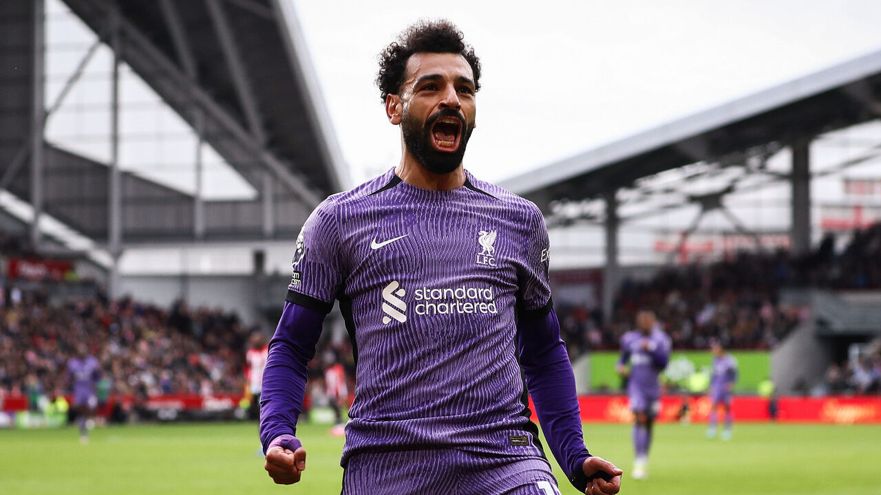 BRENTFORD, ENGLAND - FEBRUARY 17: Mohamed Salah of Liverpool celebrates after scoring his team's third goal during the Premier League match between Brentford FC and Liverpool FC at Gtech Community Stadium on February 17, 2024 in Brentford, England.