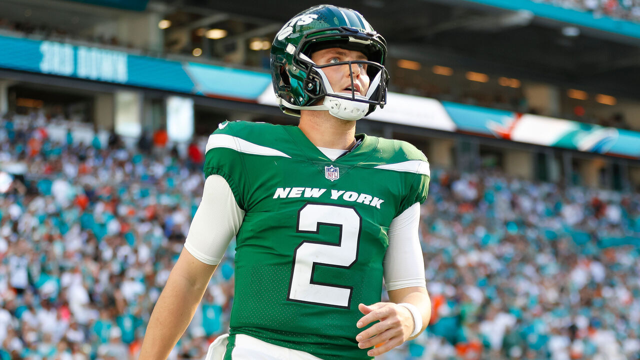 MIAMI GARDENS, FLORIDA - DECEMBER 17: Zach Wilson #2 of the New York Jets reacts in the first half during a game against the Miami Dolphins at Hard Rock Stadium on December 17, 2023 in Miami Gardens, Florida.