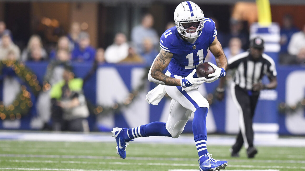INDIANAPOLIS, IN - DECEMBER 16: Indianapolis Colts Wide Receiver Michael Pittman (11) advances the ball during the NFL game between the Pittsburgh Steelers and the Indianapolis Colts on December 16, 2023, at Lucas Oil Stadium in Indianapolis, Indiana.