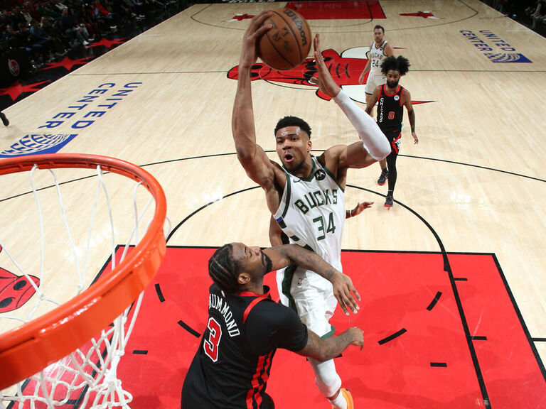 Giannis Picks Apart Bulls For 46 Points, 16 Rebounds In Bucks' Victory ...