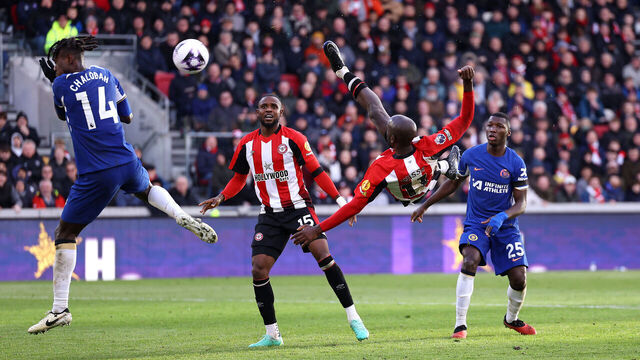 BRENTFORD, ENGLAND - MARCH 02: Yoane Wissa of Brentford scores his team's second goal with an overhead kick during the Premier League match between Brentford FC and Chelsea FC at the Brentford Community Stadium on March 02, 2024 in Brentford, England.