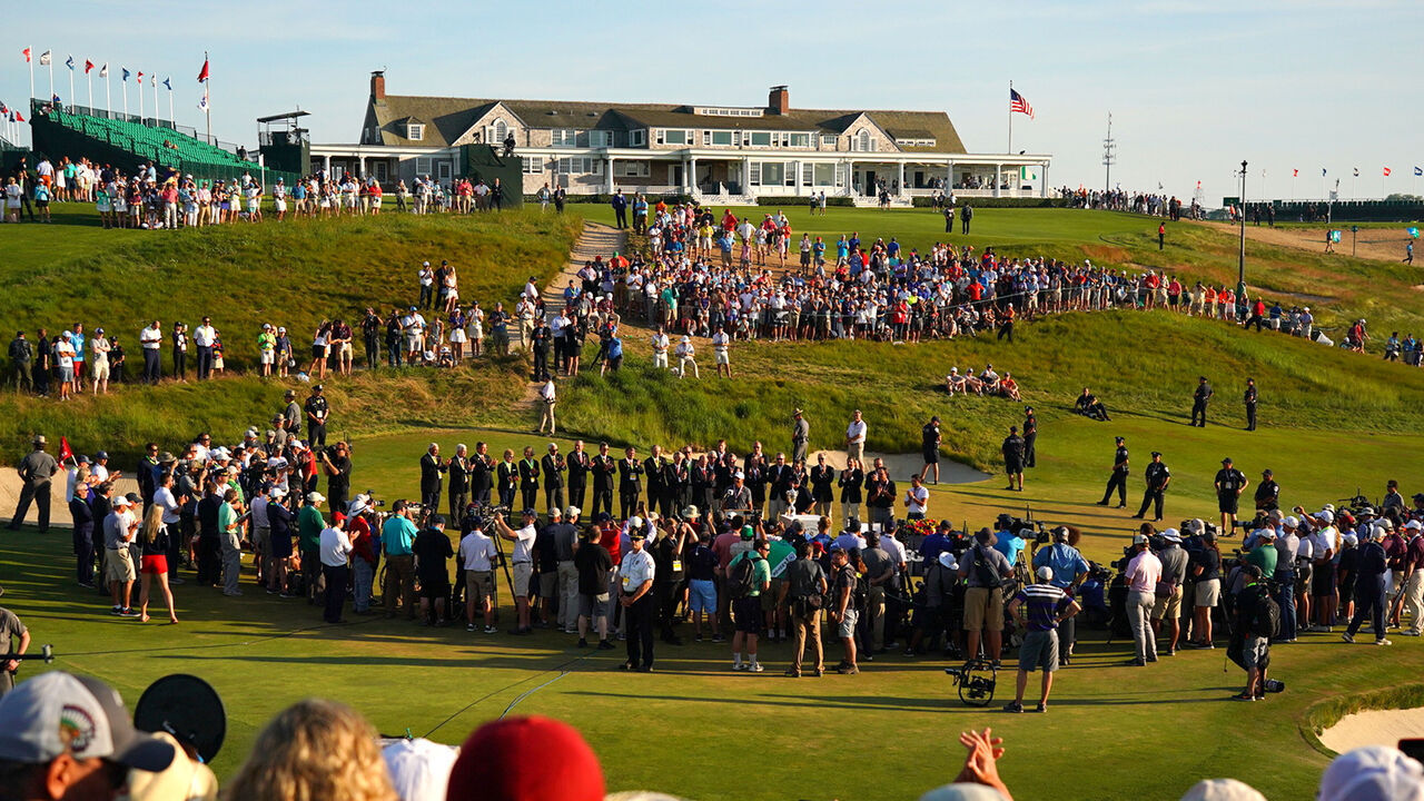 Golf: US Open: Spectators during Sunday play at Shinnecock Hills. Southampton, NY 6/17/2018 CREDIT: Erick W. Rasco (Set Number: X161987 TK4 )
