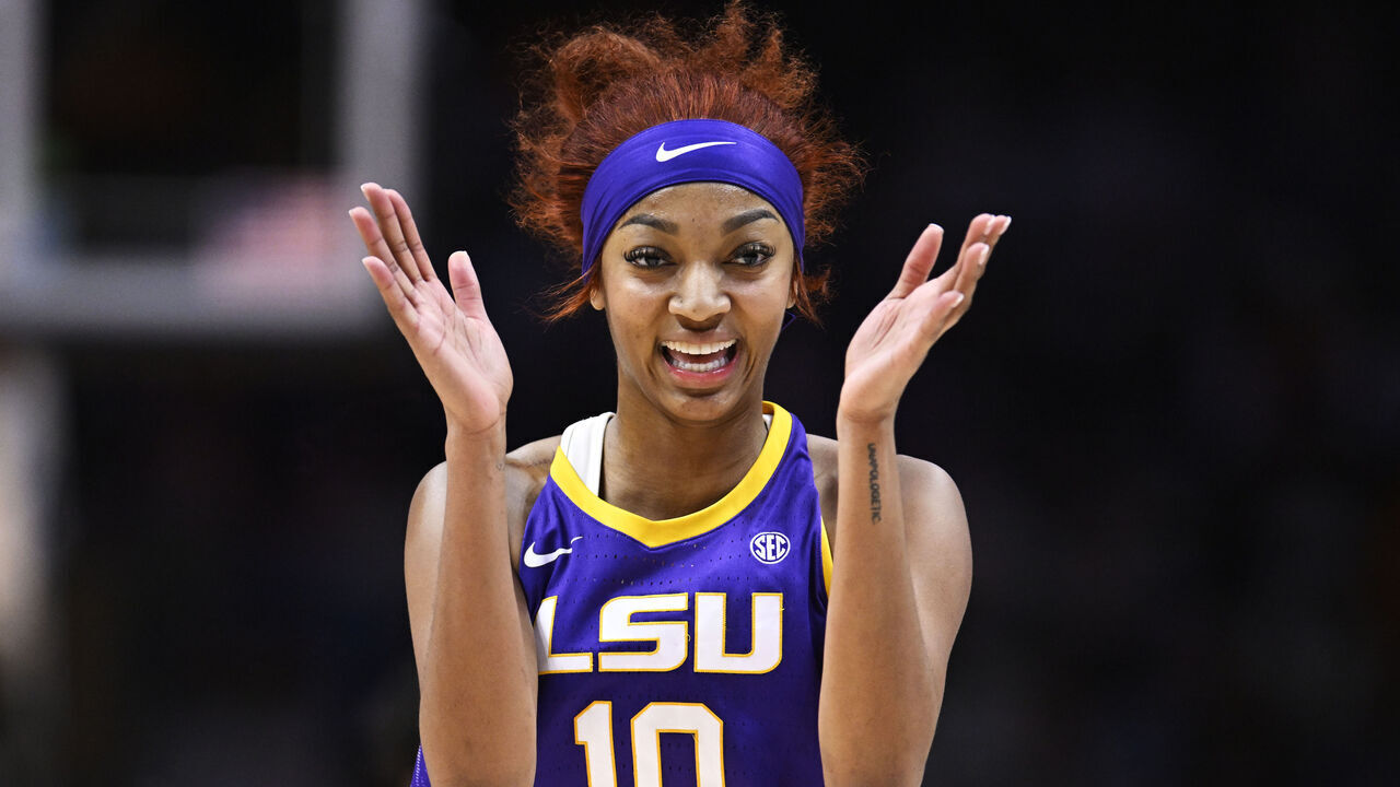 KNOXVILLE, TENNESSEE - FEBRUARY 25: Angel Reese #10 of the LSU Lady Tigers celebrates in the final seconds of their game against the Tennessee Lady Vols in the fourth quarter at Thompson-Boling Arena on February 25, 2024 in Knoxville, Tennessee.
