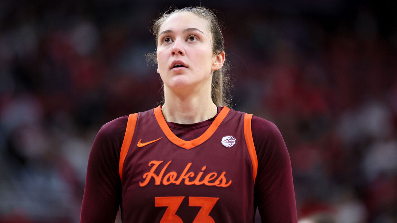LOUISVILLE, KENTUCKY - FEBRUARY 18: Elizabeth Kitley #33 of the Virginia Tech Hokies in the game against the Louisville Cardinals at KFC YUM! Center on February 18, 2024 in Louisville, Kentucky.