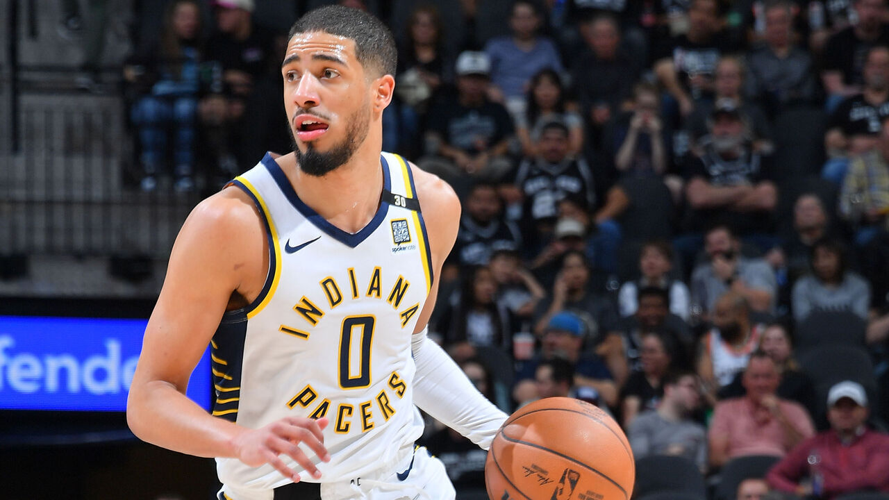 SAN ANTONIO, TX - MARCH 3: Tyrese Haliburton #0 of the Indiana Pacers handles the ball during the game against the San Antonio Spurs on March 3, 2024 at the Frost Bank Center in San Antonio, Texas. Mandatory Copyright Notice: Copyright 2024 NBAE (Photos by Michael Gonzales/NBAE via Getty Images)