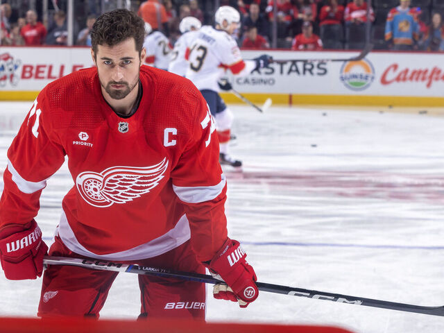 Red Wings' Larkin out around 2 weeks due to injury | theScore.com