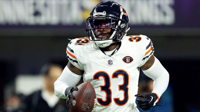 MINNEAPOLIS, MINNESOTA - NOVEMBER 27: Jaylon Johnson #33 of the Chicago Bears celebrates his interception against the Minnesota Vikings in the first half at U.S. Bank Stadium on November 27, 2023 in Minneapolis, Minnesota. The Bears defeated the Vikings 12-10.