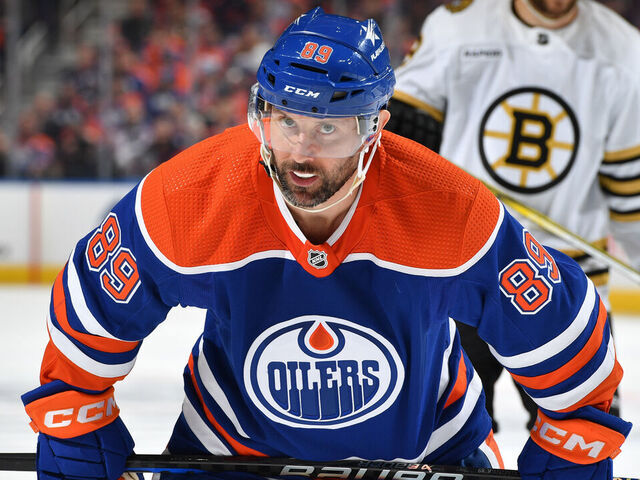 EDMONTON, CANADA - FEBRUARY 21: Sam Gagner #89 of the Edmonton Oilers lines up for a face-off during the game against the Boston Bruins at Rogers Place on February 21, 2024, in Edmonton, Alberta, Canada.