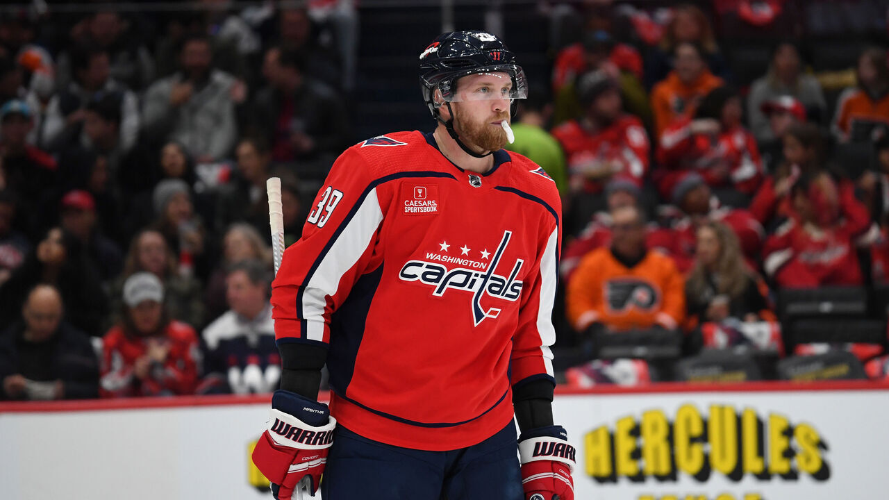 WASHINGTON, DC - MARCH 01: Capitals right wing Anthony Mantha (39) waits for a face-off during the Philadelphia Flyers versus Washington Capitals National Hockey League game on March 1, 2024 at Capital One Arena in Washington, D.C..