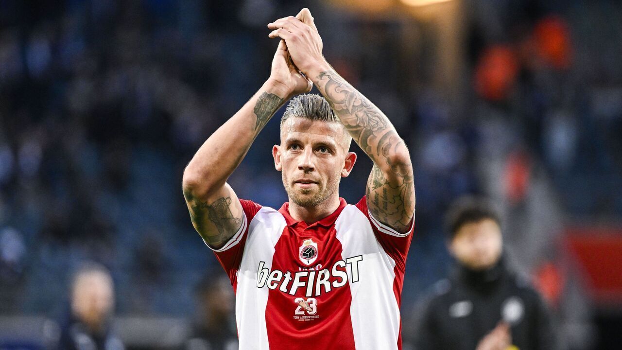 Antwerp's Belgian defender #23 Toby Alderweireld applauds at the end of the Belgian "Pro League" First Division football match between KAA Gent and Royal Antwerp FC at the Ghelamco Arena in Ghent on February 25, 2024.