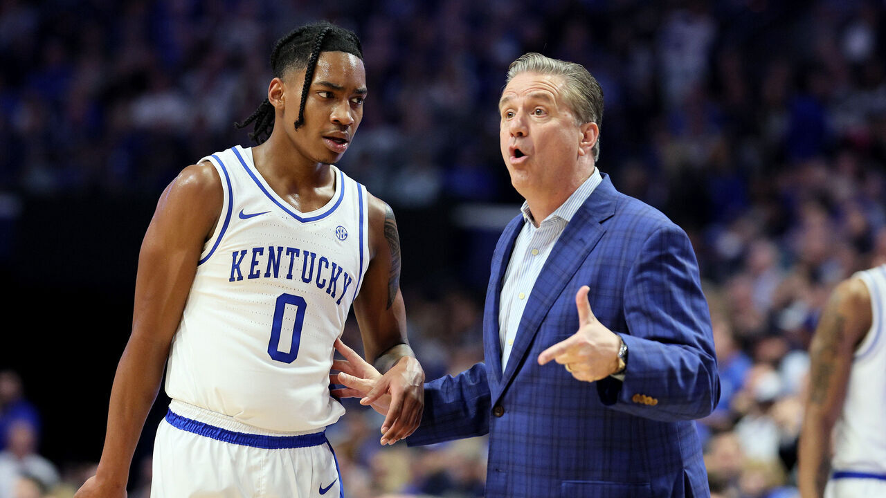 LEXINGTON, KENTUCKY - FEBRUARY 10: John Calipari the head coach of the Kentucky Wildcats gives instructions to Rob Dillingham #0 against the Gonzaga Bulldogs at Rupp Arena on February 10, 2024 in Lexington, Kentucky.