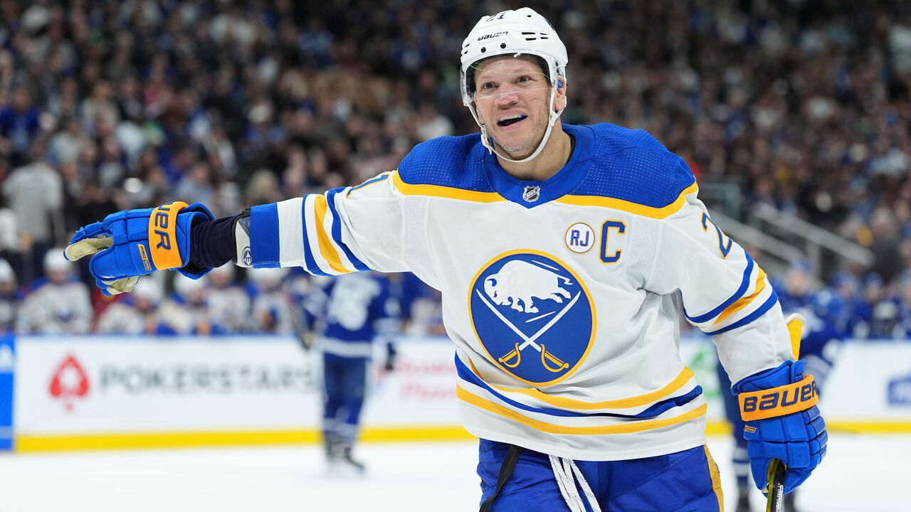 TORONTO, ON - MARCH 06: Buffalo Sabres right wing Kyle Okposo (21) pleads his case with the ref for a hold call during the second period of the NHL regular season game between the Buffalo Sabres and the Toronto Maple Leafs on March 06, 2024 at Scotiabank Arena in Toronto, ON.