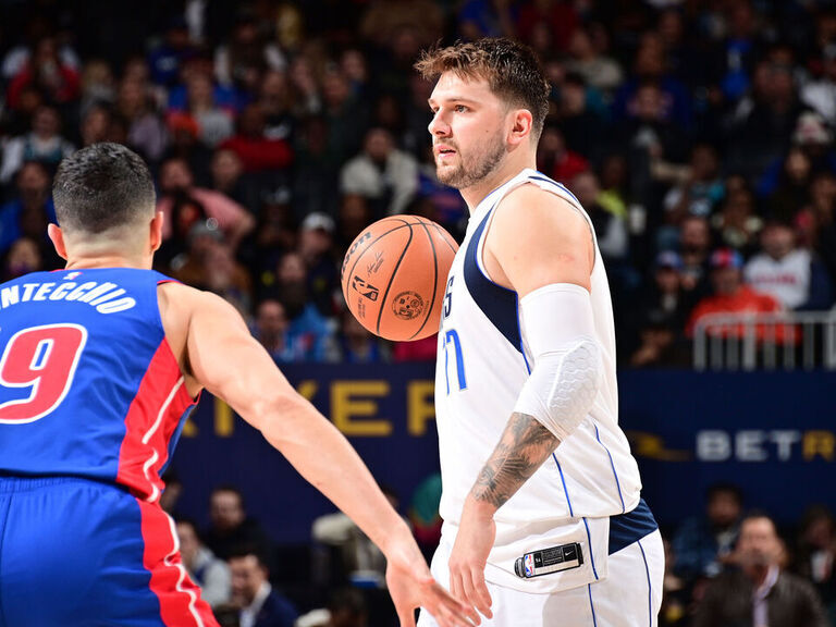 Doncic tallies record 6th straight 30point tripledouble as Mavs top