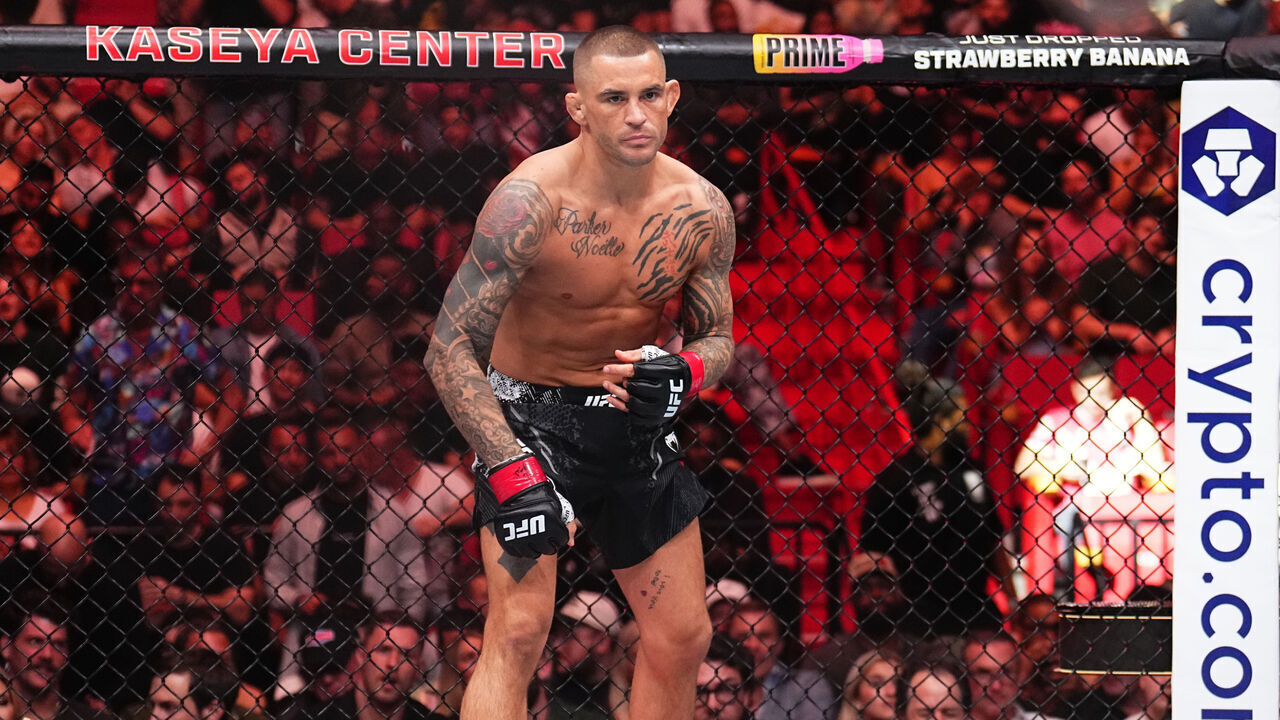 MIAMI, FLORIDA - MARCH 09: Dustin Poirier prepares to face Benoit Saint Denis of France in a lightweight fight during the UFC 299 event at Kaseya Center on March 09, 2024 in Miami, Florida.