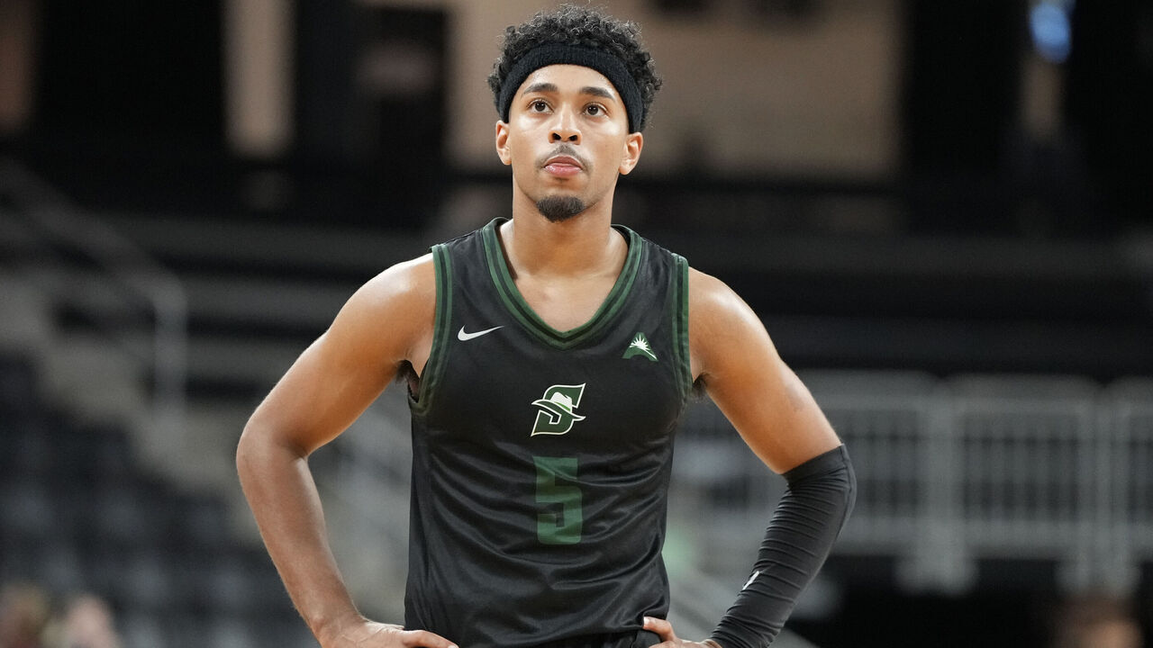 OMAHA, NE - DECEMBER 17: Jalen Blackmon #5 of the Stetson Hatters looks on during a college basketball game against the Nebraska-Omaha Mavericks at Baxter Arena on December 17, 2023 in Omaha, Nebraska.
