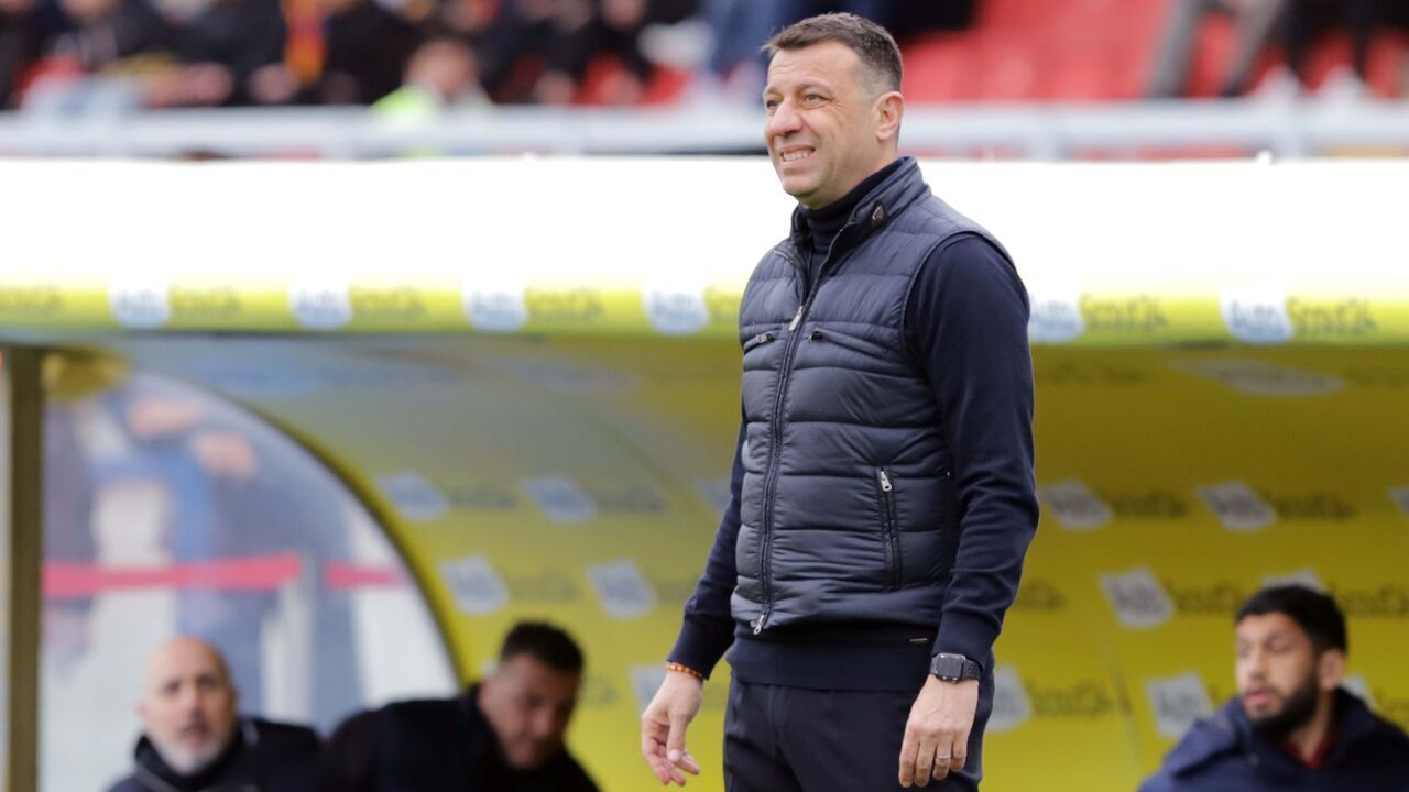 LECCE, ITALY - MARCH 10: Roberto D'Aversa, coach US Lecce looks on during the Serie A TIM match between US Lecce and Hellas Verona FC at Stadio Via del Mare on March 10, 2024 in Lecce, Italy.