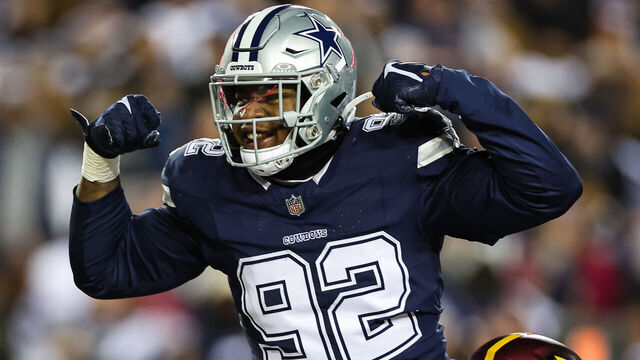 LANDOVER, MD - JANUARY 07: Abdullah Anderson #92 of the Washington Commanders celebrates after a sack against the Washington Commanders during the second half of the game at FedExField on January 7, 2024 in Landover, Maryland.