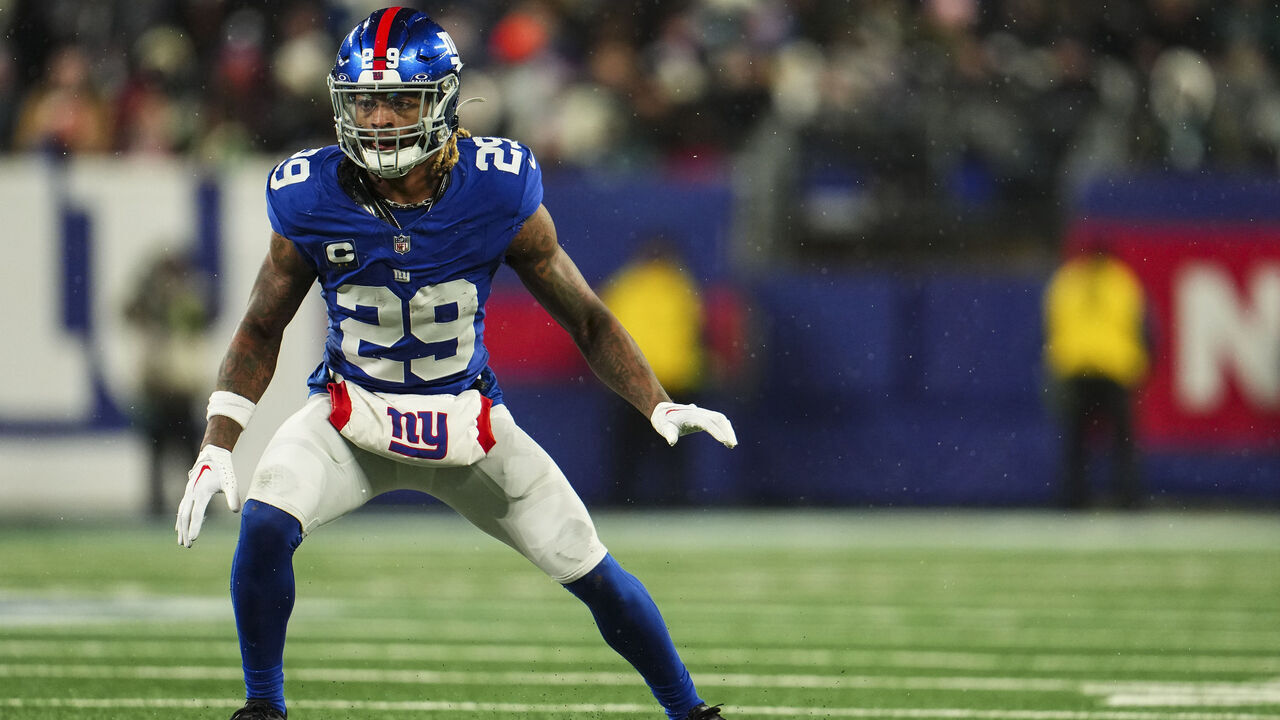 EAST RUTHERFORD, NJ - JANUARY 07: Xavier McKinney #29 of the New York Giants defends in coverage during an NFL football game against the Philadelphia Eagles at MetLife Stadium on January 7, 2024 in East Rutherford, New Jersey.