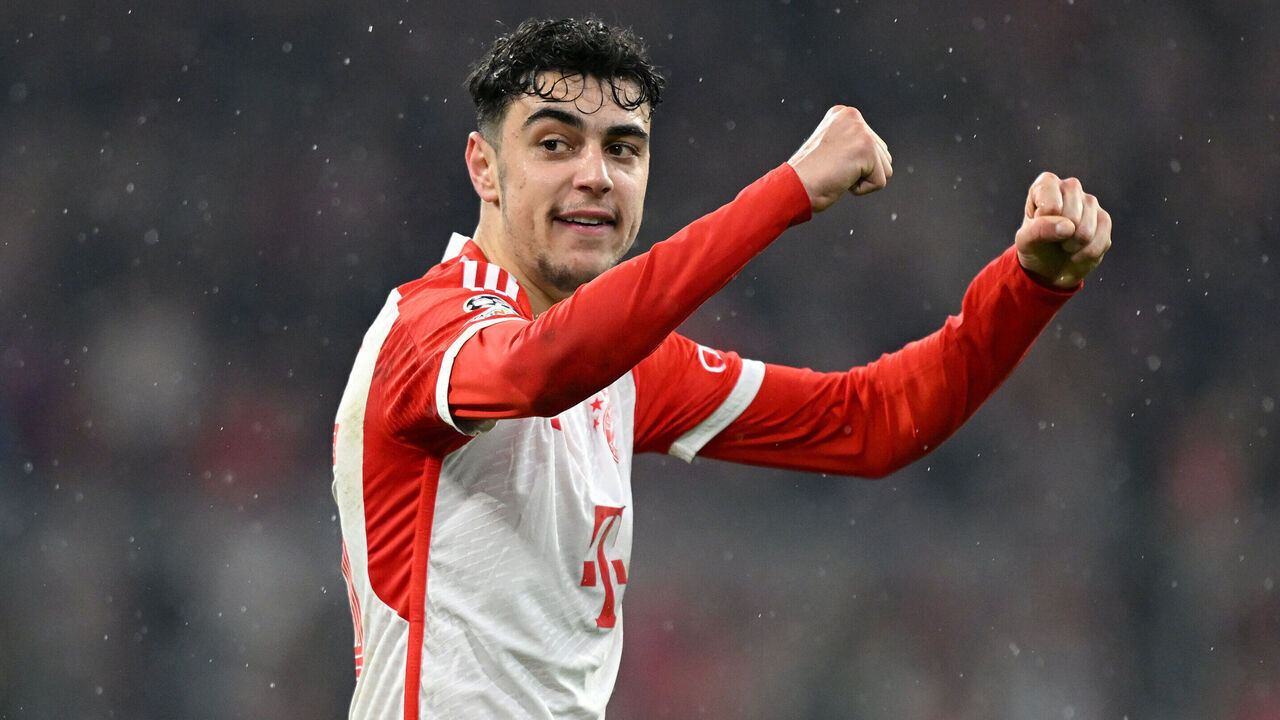 MUNICH, GERMANY - MARCH 05: Aleksandar Pavlovic of Bayern Munich celebrates victory in the UEFA Champions League 2023/24 round of 16 second leg match between FC Bayern München and SS Lazio at Allianz Arena on March 05, 2024 in Munich, Germany.