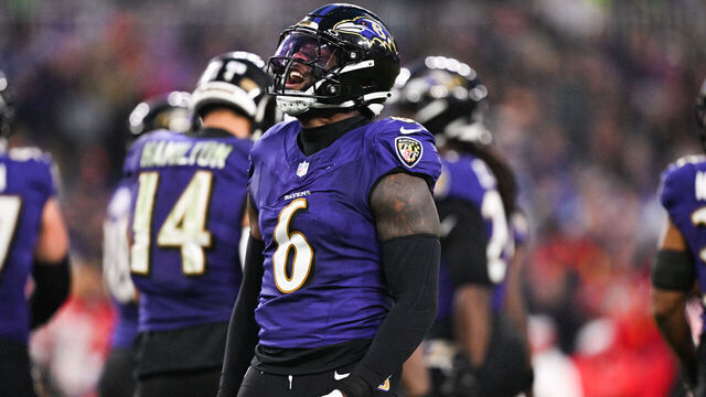 BALTIMORE, MD - JANUARY 28: Patrick Queen #6 of the Baltimore Ravens reacts after a defensive stop during the second half of the AFC Championship game against the Kansas City Chiefs at M&T Bank Stadium on January 28, 2024 in Baltimore, Maryland.
