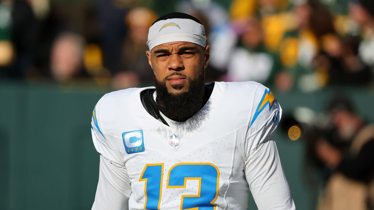 GREEN BAY, WISCONSIN - NOVEMBER 19: Keenan Allen #13 of the Los Angeles Chargers participates in warmups prior to a game against the Green Bay Packers at Lambeau Field on November 19, 2023 in Green Bay, Wisconsin. The Packers defeated the Chargers 23-20.