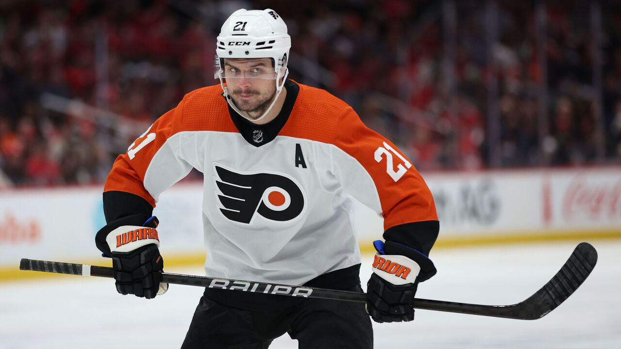 WASHINGTON, DC - MARCH 01: Scott Laughton #21 of the Philadelphia Flyers skates against the Washington Capitals during the first period at Capital One Arena on March 1, 2024 in Washington, DC.