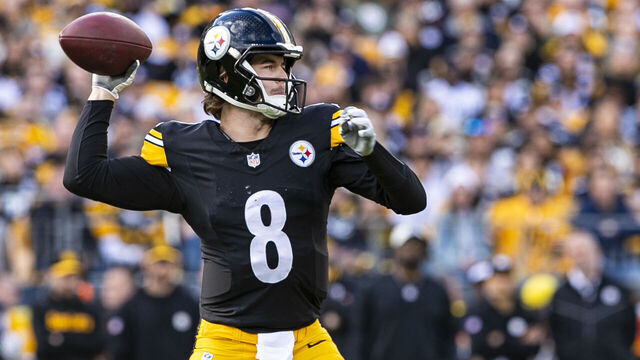 PITTSBURGH, PA - DECEMBER 03: Pittsburgh Steelers quarterback Kenny Pickett (8) throws a pass during the regular season NFL football game between the Arizona Cardinals and the Pittsburgh Steelers on December 03, 2023 at Acrisure Stadium in Pittsburgh, PA.