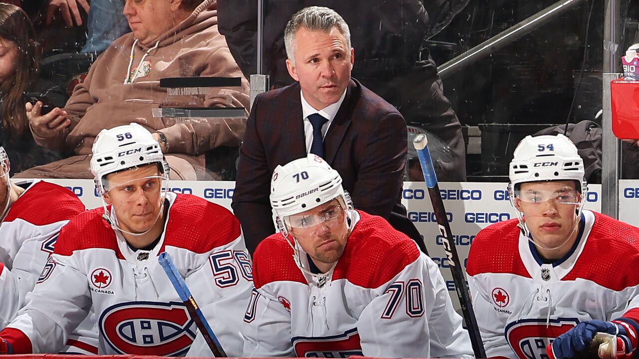 NEWARK, NJ - FEBRUARY 24: Martin St. Louis head coach of the Montreal Canadiens on the bench during the third period of the game against the New Jersey Devils at the Prudential Center on February 24, 2024 in Newark, New Jersey.