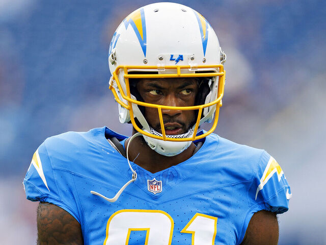 NASHVILLE, TENNESSEE - SEPTEMBER 17: Mike Williams #81 of the Los Angeles Chargers warms up before the game against the Tennessee Titans at Nissan Stadium on September 17, 2023 in Nashville, Tennessee. The Titans defeated the Chargers 27-24.