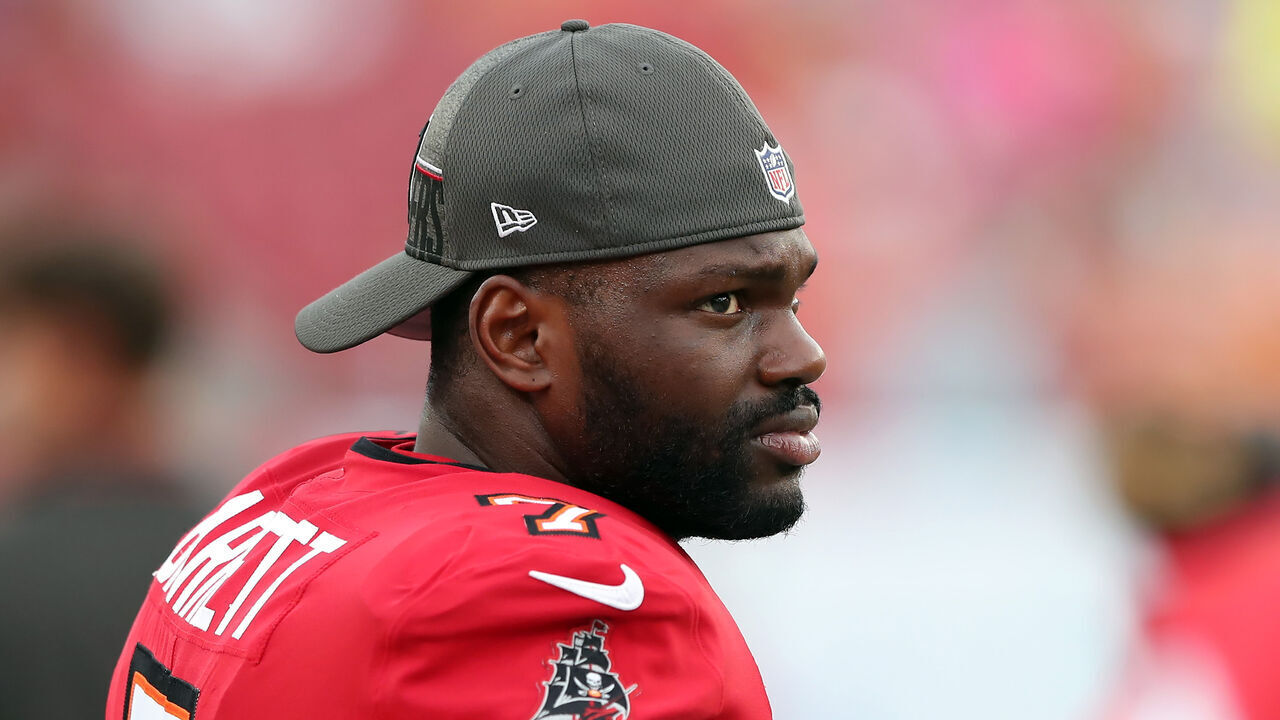 TAMPA, FL - AUGUST 26: Tampa Bay Buccaneers Linebacker Shaq Barrett (7) looks out towards the field during the preseason game between the Baltimore Ravens and the Tampa Bay Buccaneers on August 26, 2023 at Raymond James Stadium in Tampa, Florida.